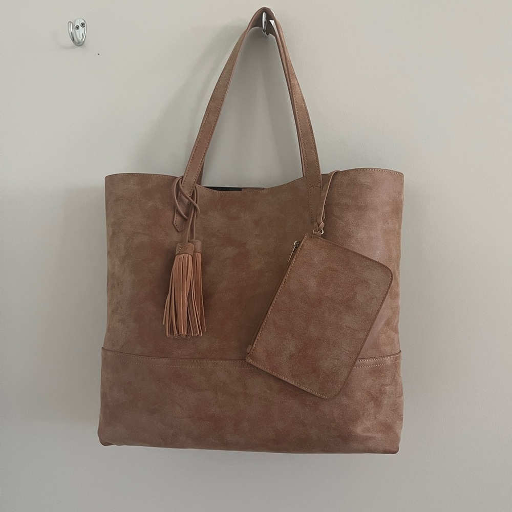 Chic Brown Tote Bag with Tassel Accent